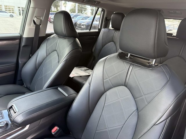 New 2026 Toyota Highlander Platinum AWD/4WD image 11