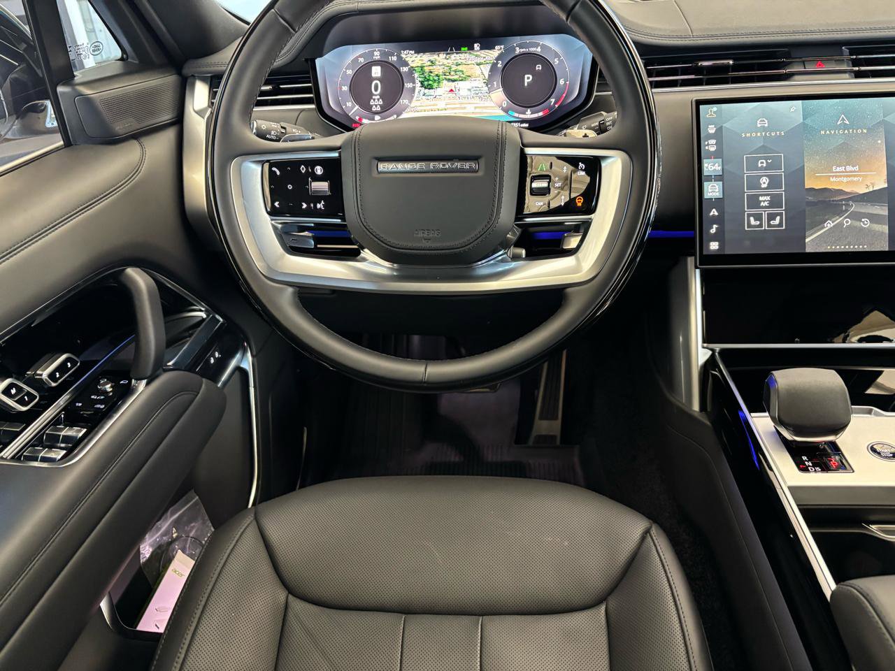 Used 2025 Land Rover Range Rover Long Wheelbase SE image 15