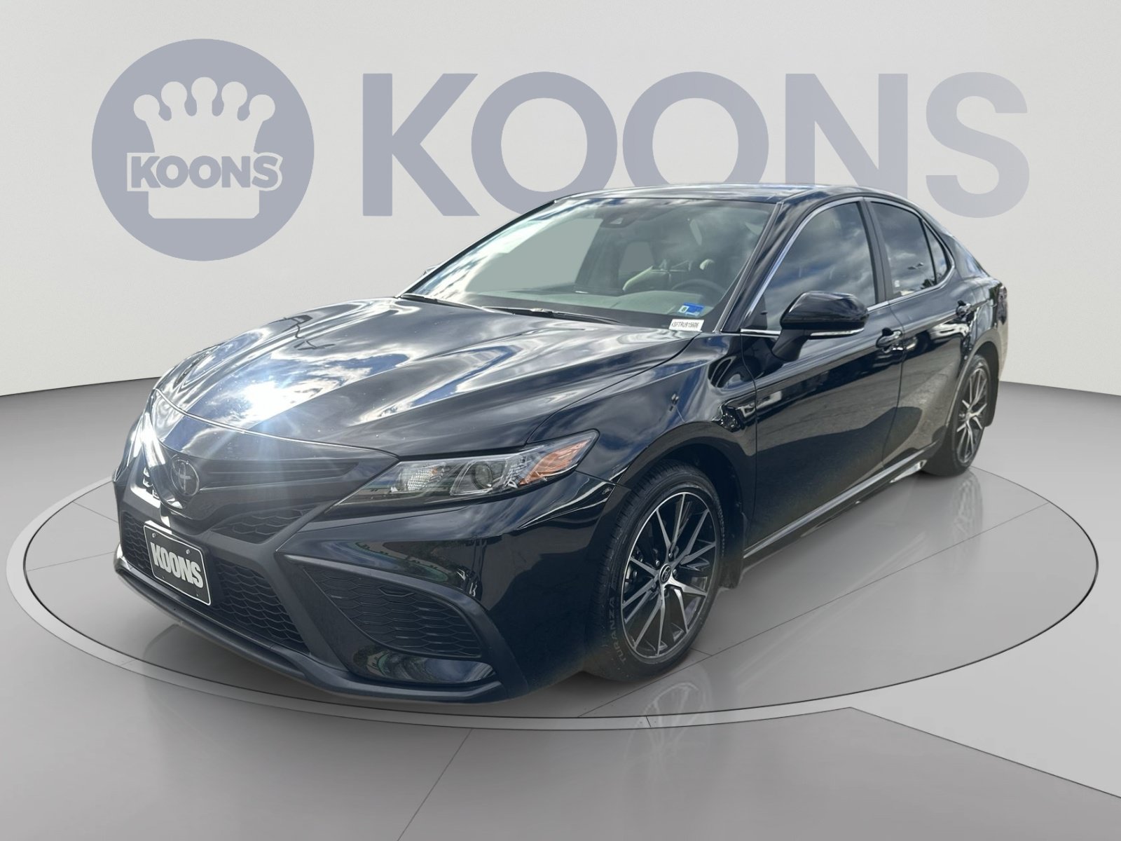 Used 2024 Toyota Camry SE w/ Cold Weather Package