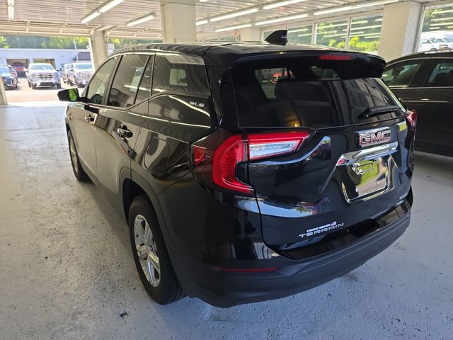 Used 2024 GMC Terrain SLE image 3