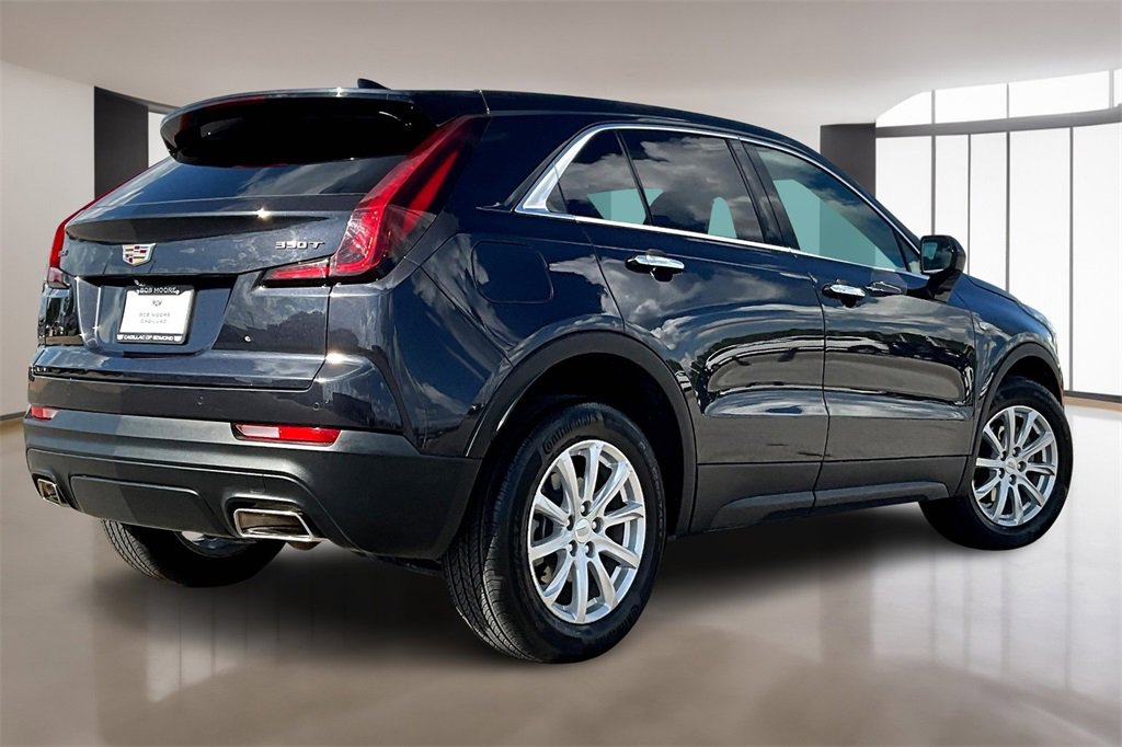 Certified 2023 Cadillac XT4 Luxury w/ Cold Weather Package image 2