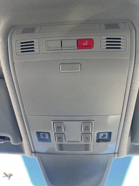 Used 2024 Volkswagen Tiguan Wolfsburg Edition image 18