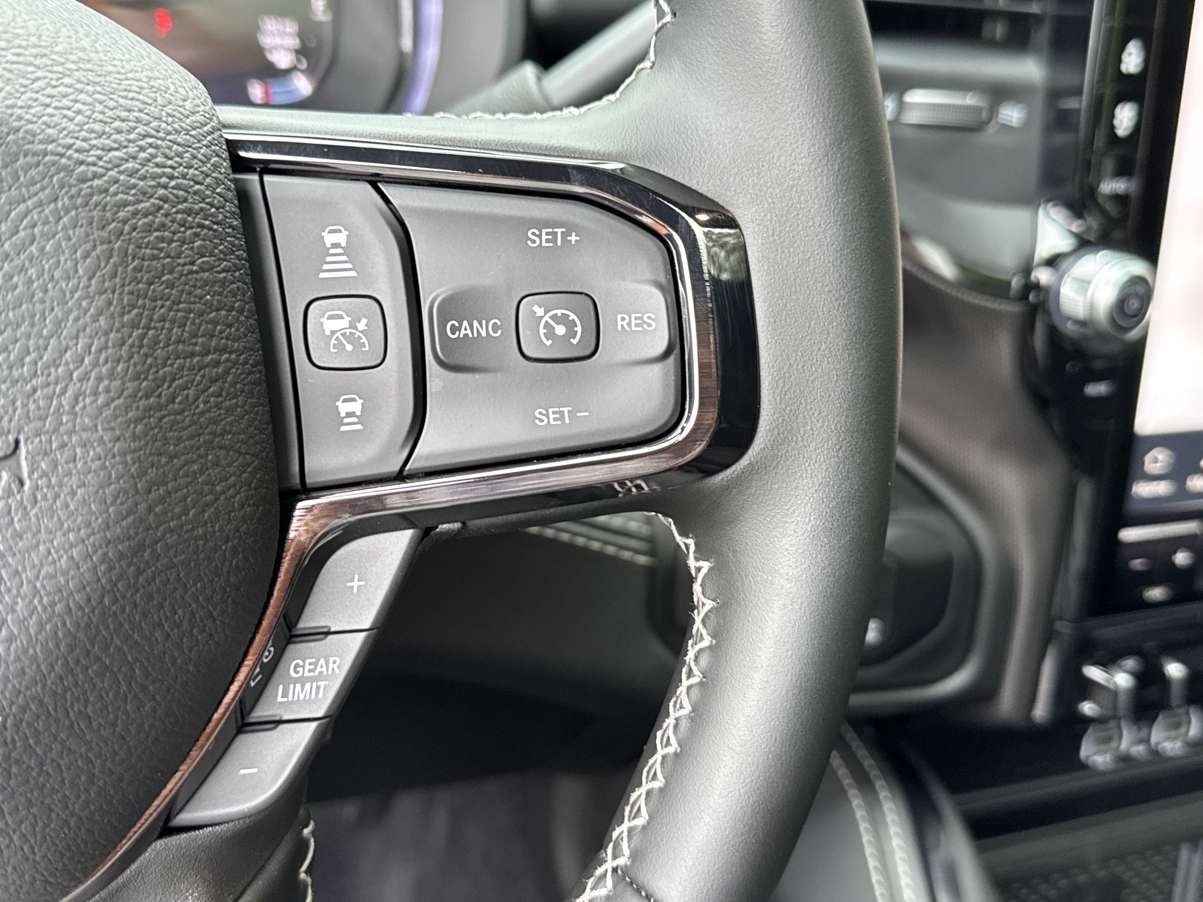 New 2025 RAM 2500 Limited image 30