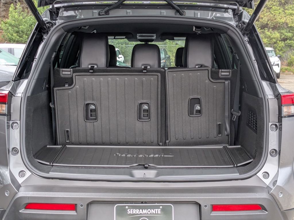 New 2025 Nissan Pathfinder Rock Creek image 28