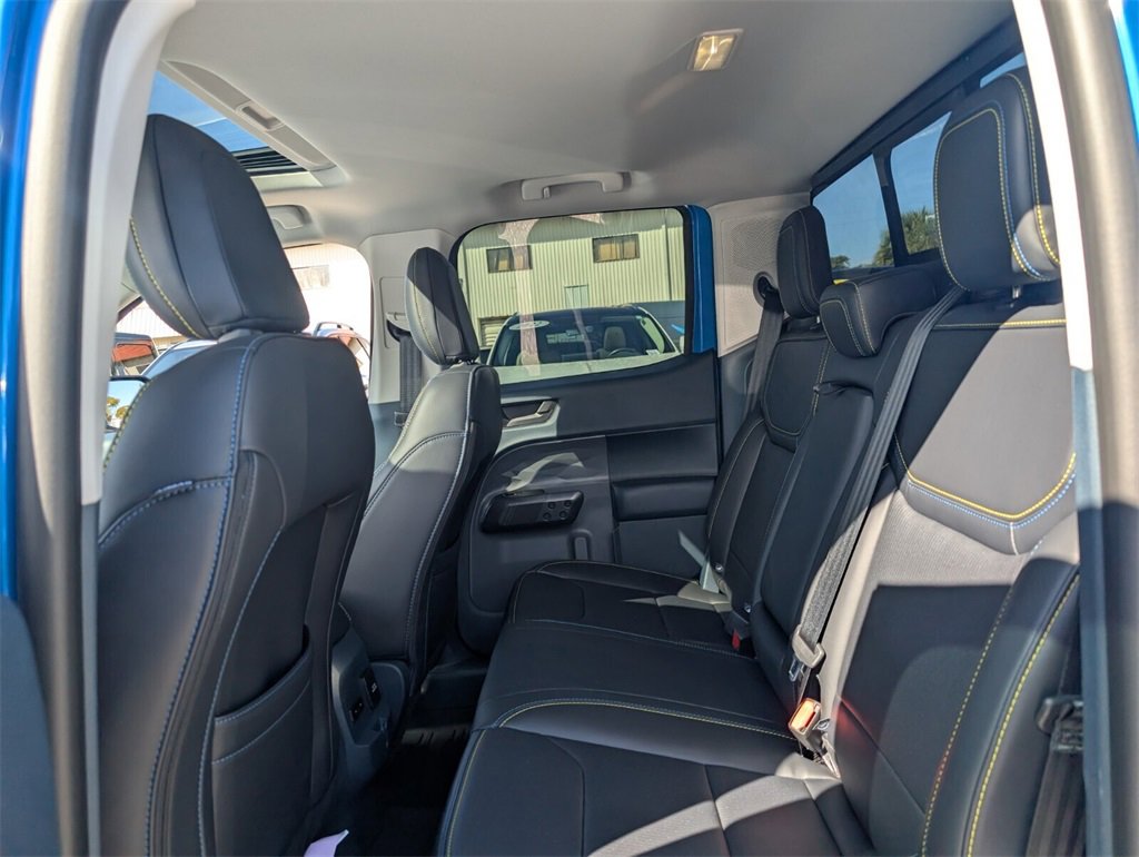 Used 2025 Ford Maverick Lobo image 12