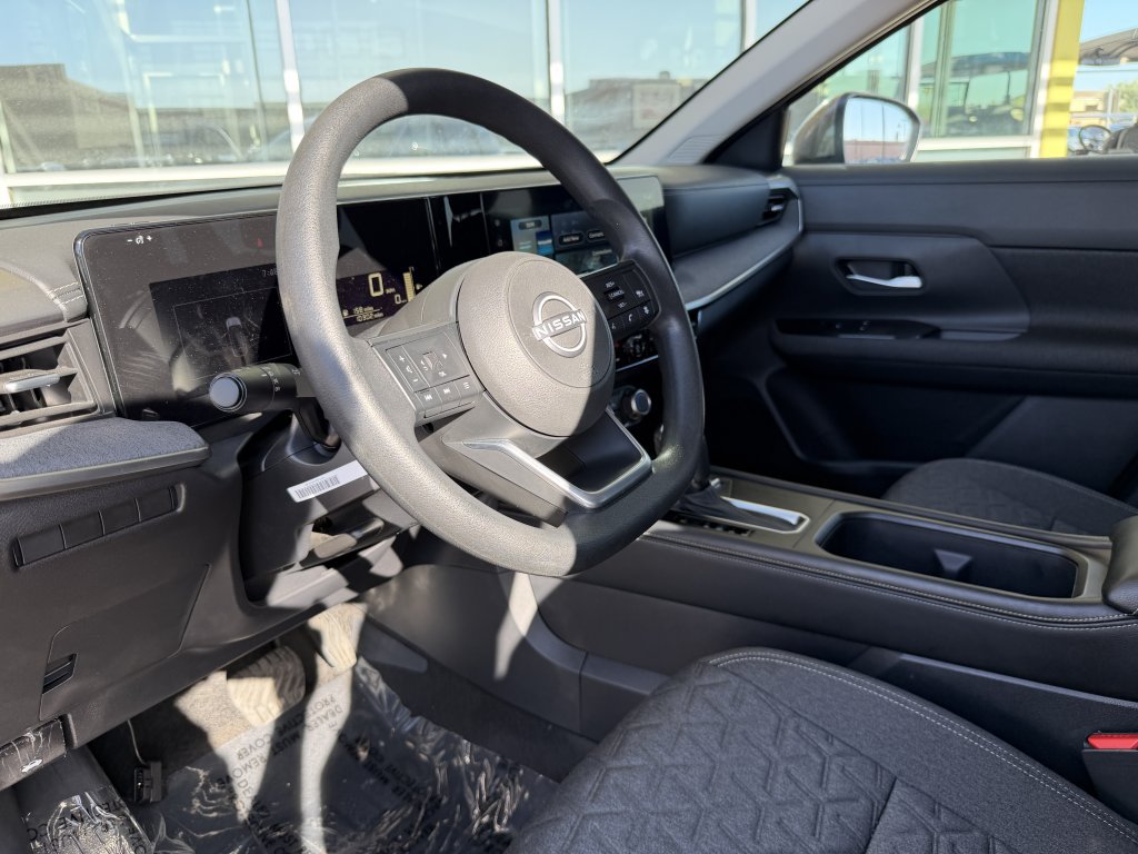 Used 2025 Nissan Kicks SV AWD/4WD image 28