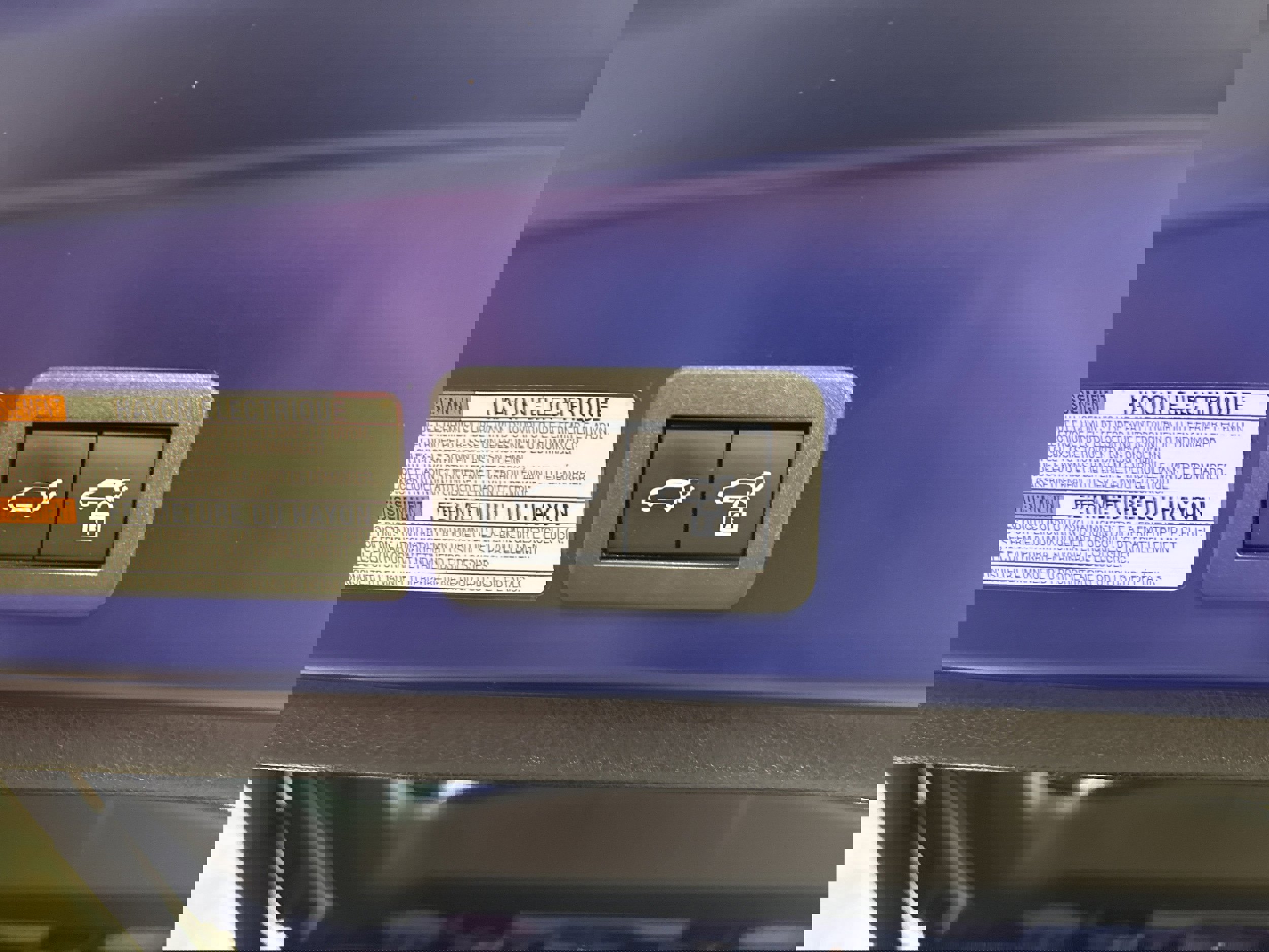 Used 2023 Toyota Corolla Cross XLE w/ Convenience Package image 23