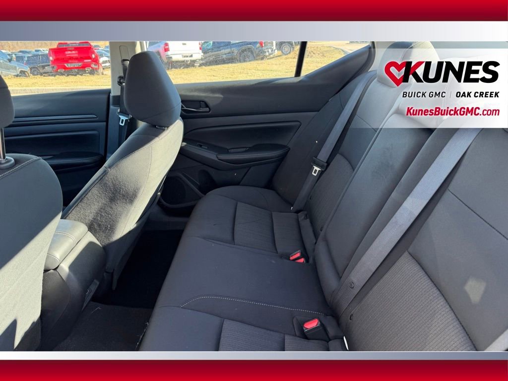 Used 2024 Nissan Altima 2.5 SV image 6