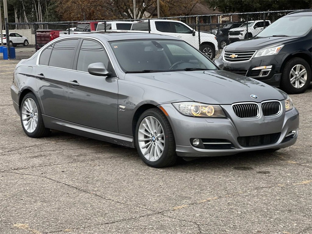 Used 2010 BMW 335i xDrive Sedan image 7