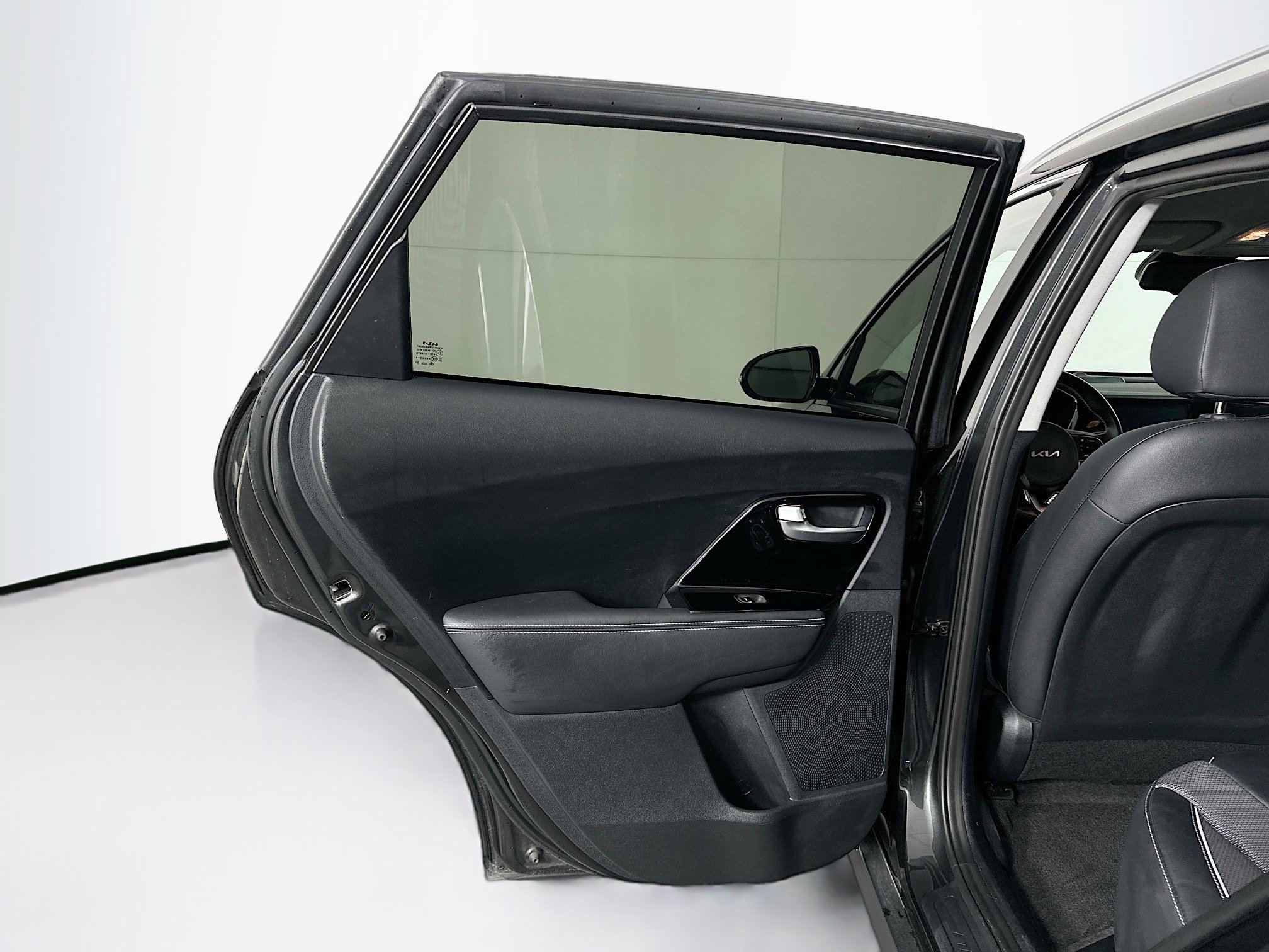 Used 2022 Kia Niro EX image 25