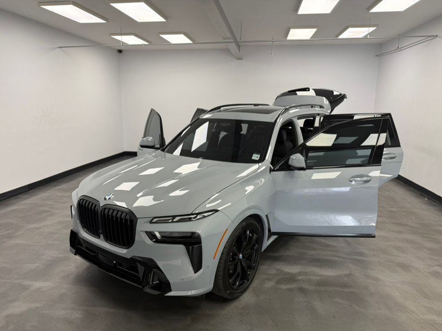 Used 2026 BMW X7 xDrive40i w/ Executive Package image 23