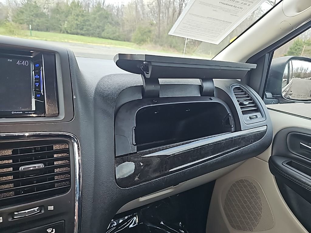 Used 2016 Dodge Grand Caravan American Value Package w/ UConnect Hands-Free Group image 22