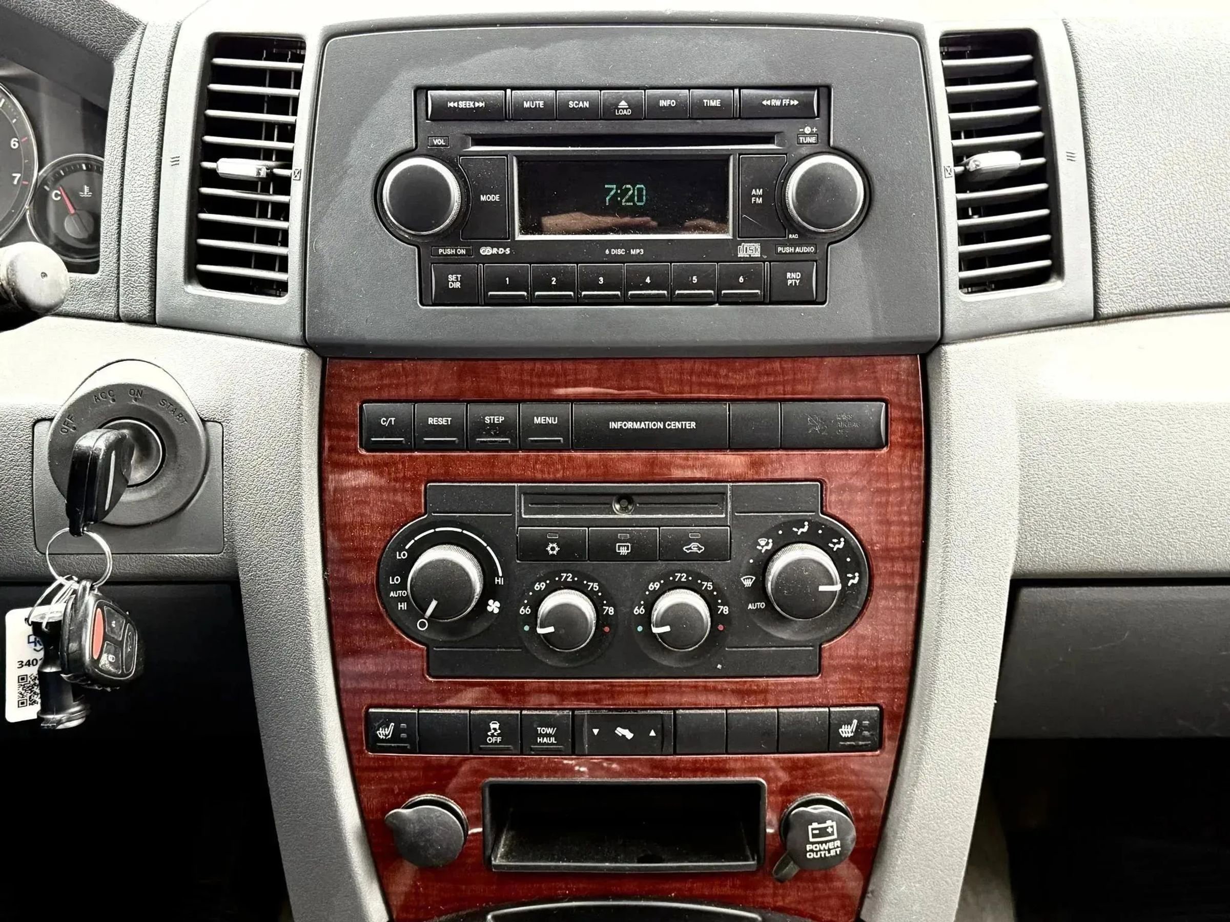 Used 2006 Jeep Grand Cherokee Limited image 21