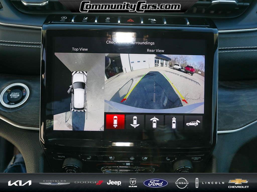 Used 2023 Jeep Grand Cherokee L Limited w/ Luxury Tech Group II image 18