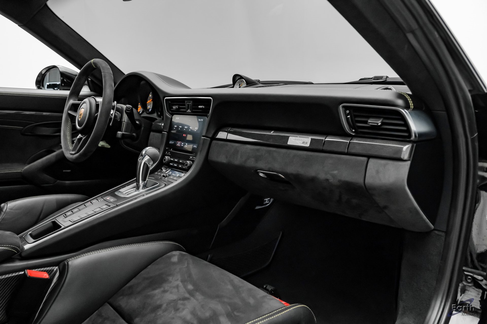 Used 2019 Porsche 911 GT2 RS w/ Weissach Package image 60