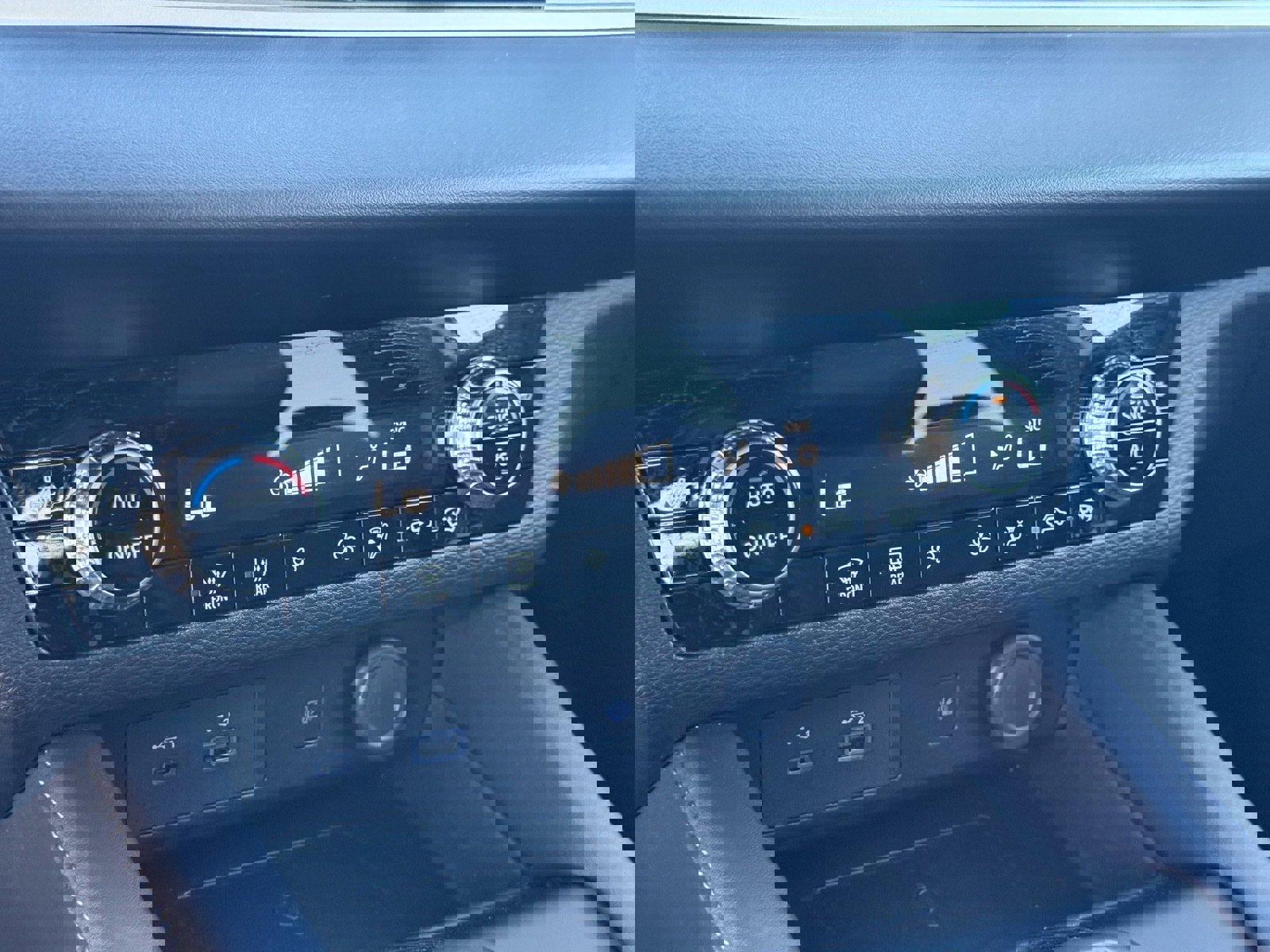 Used 2024 Mitsubishi Outlander 4WD Plug-In Hybrid image 25