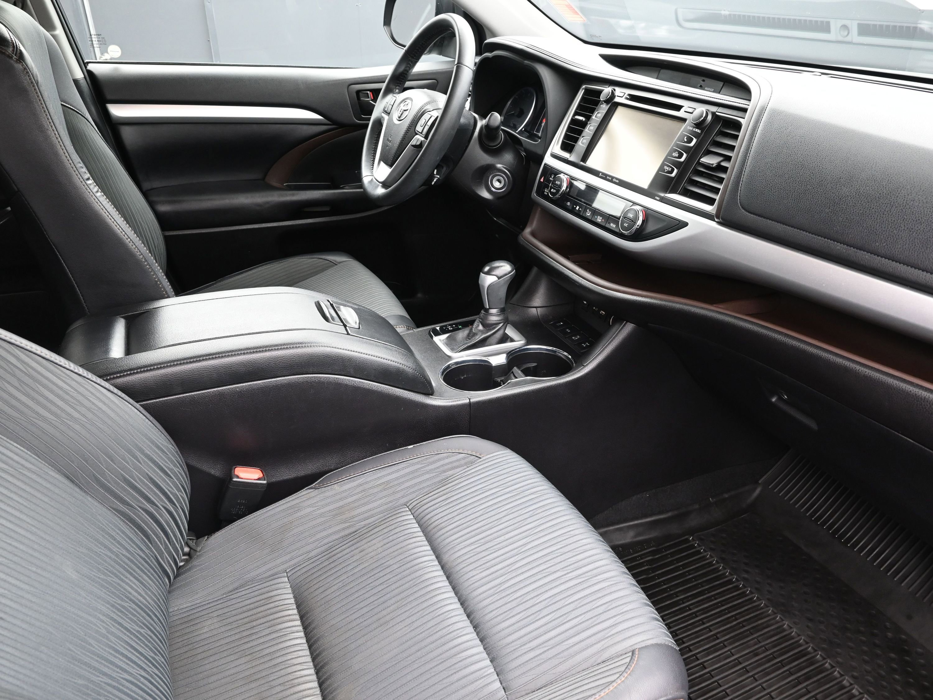 Used 2019 Toyota Highlander Plus image 26