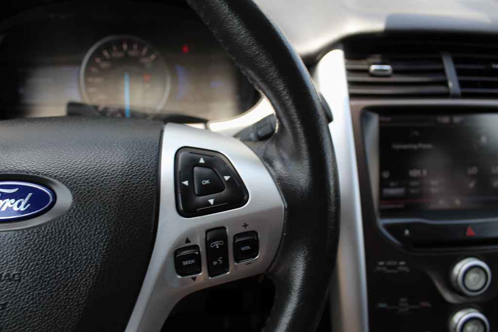 Used 2013 Ford Edge SEL AWD/4WD image 16