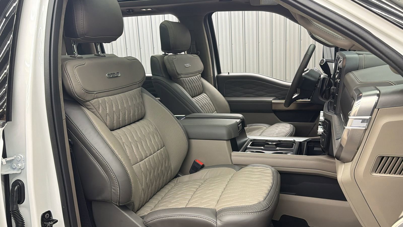 Used 2026 Ford F450 Platinum w/ Platinum Plus Package image 42
