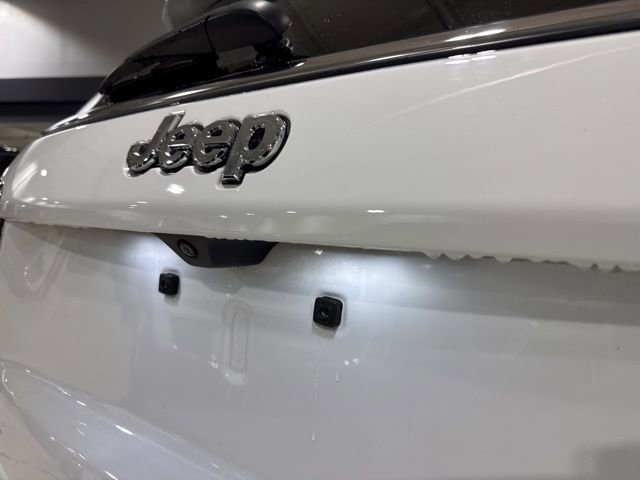 Used 2023 Jeep Compass Latitude image 15