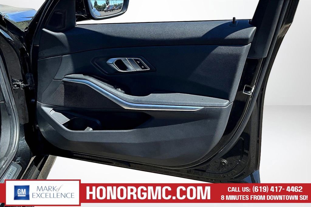 Used 2020 BMW 330i Sedan w/ M Sport Package RWD image 23