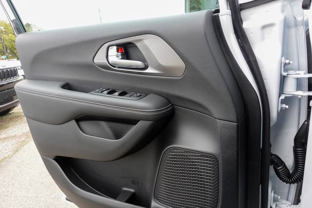 New 2026 Chrysler Voyager LX image 13