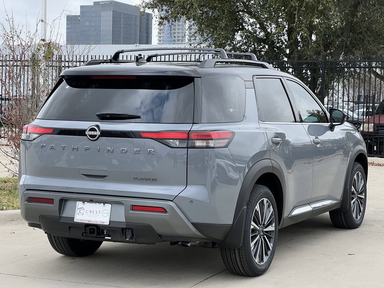 New 2026 Nissan Pathfinder Platinum FWD image 4
