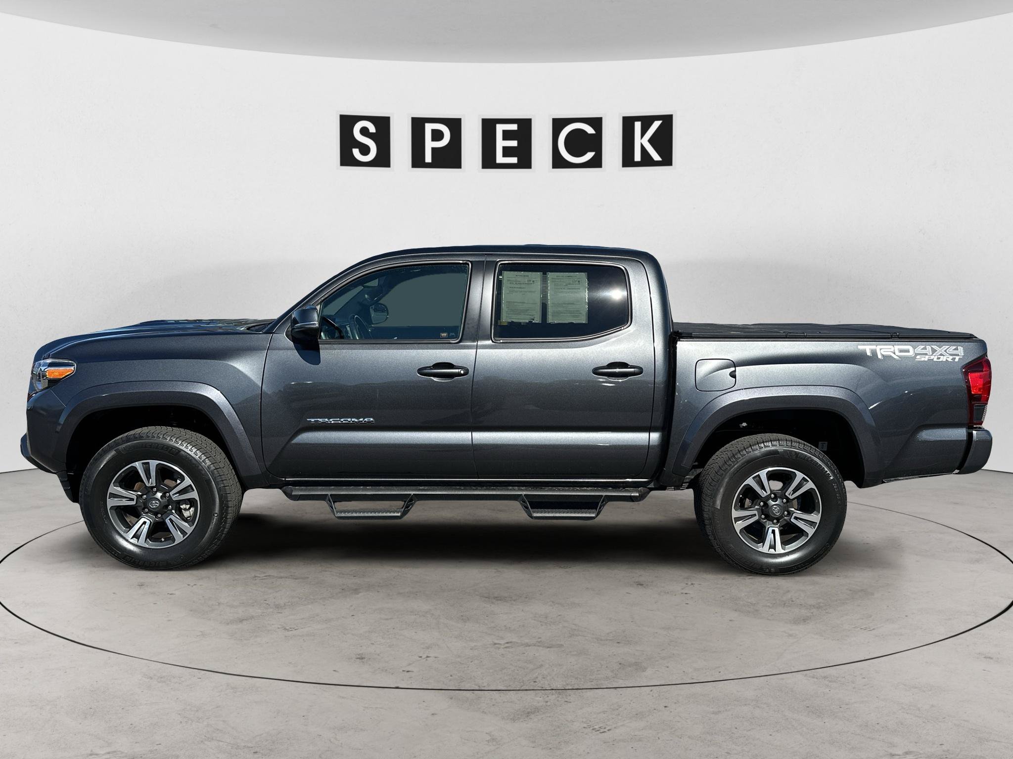Used 2019 Toyota Tacoma TRD Sport AWD/4WD image 2