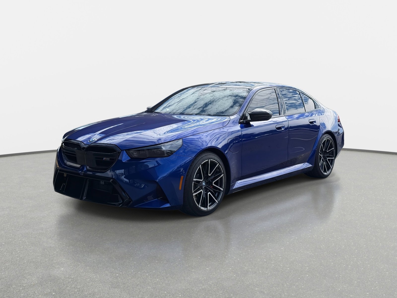 Used 2025 BMW M5 w/ Carbon Package image 7