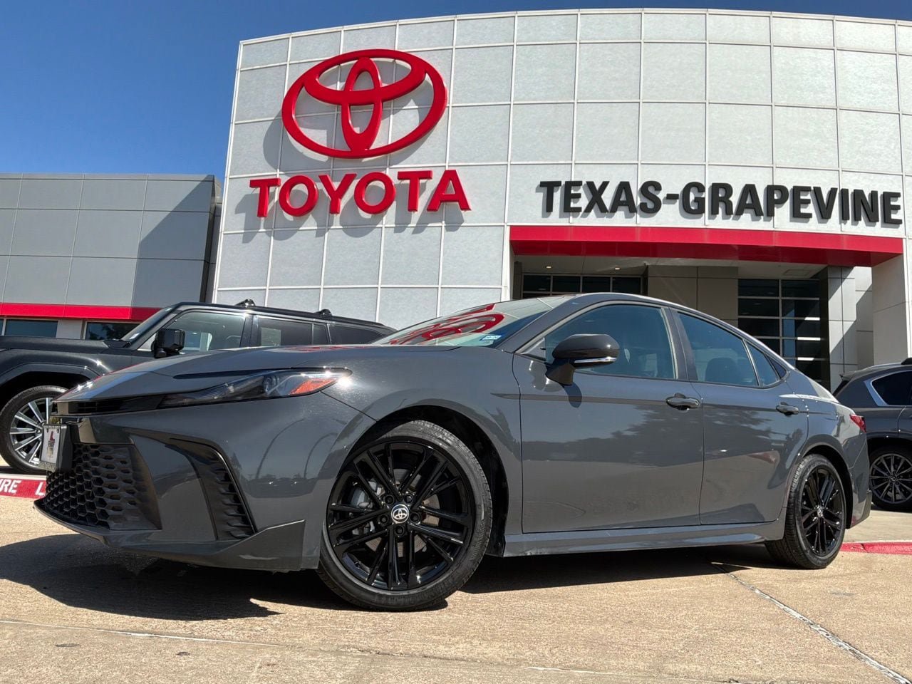 Used 2026 Toyota Camry SE FWD image 2