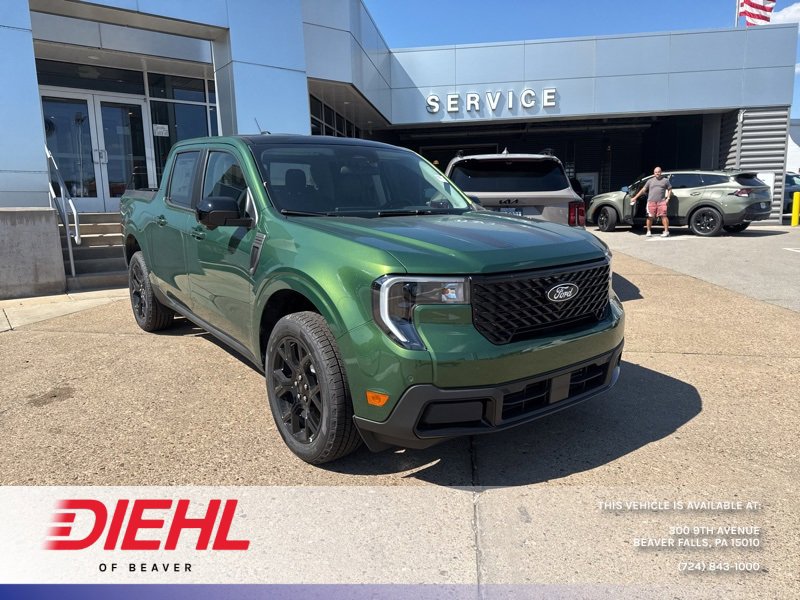 New 2025 Ford Maverick Lariat w/ Black Appearance Package