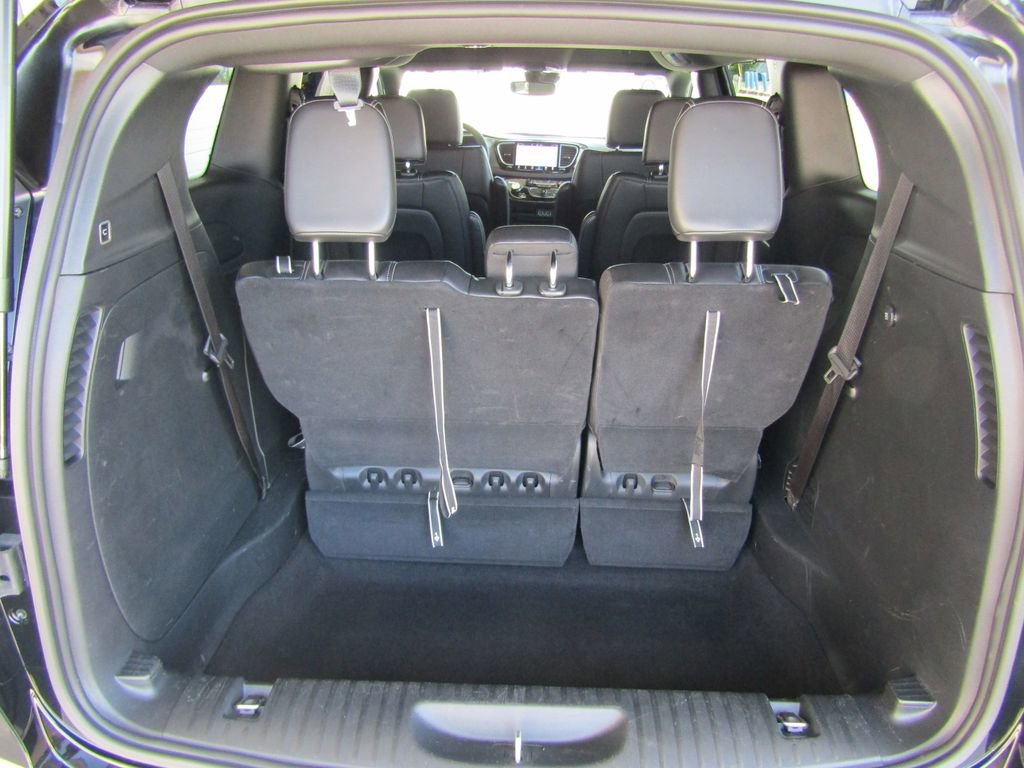 Used 2025 Chrysler Pacifica Select FWD image 34