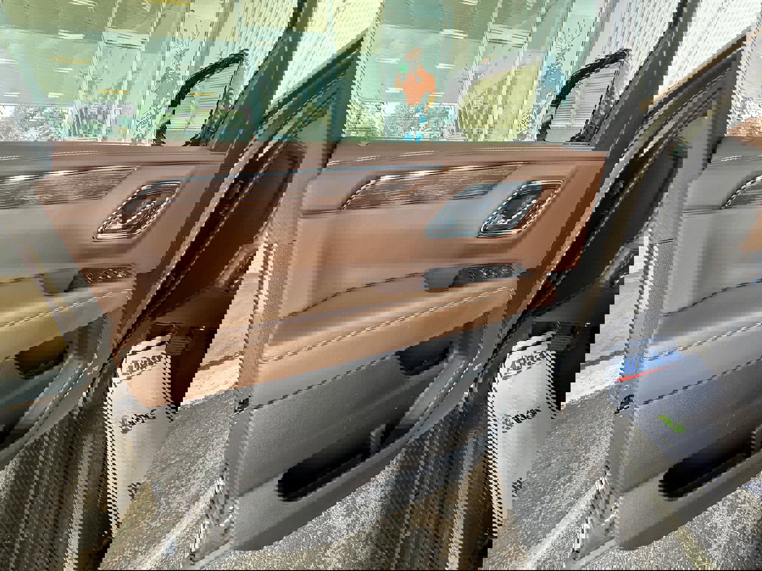 Used 2021 Chevrolet Tahoe High Country w/ Premium Package image 15