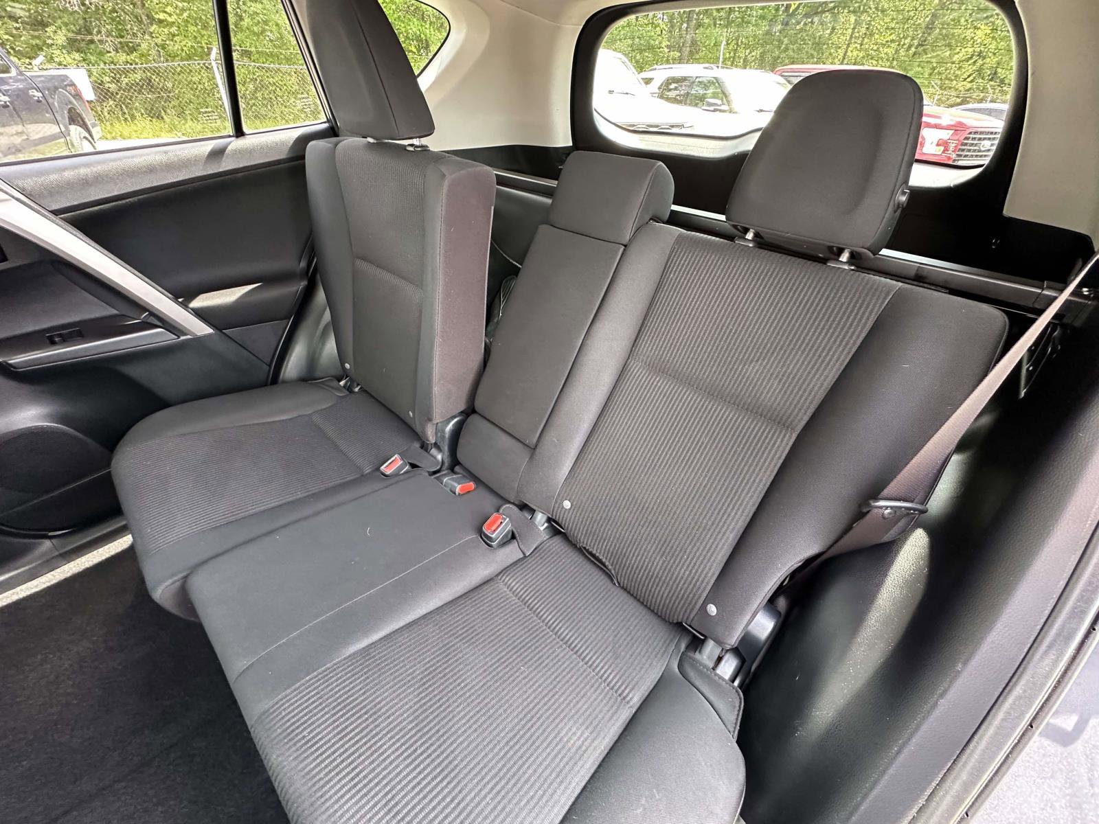 Used 2018 Toyota RAV4 LE w/ All Weather Liner Package AWD/4WD image 26