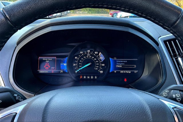 Used 2022 Ford Edge SEL AWD/4WD image 13