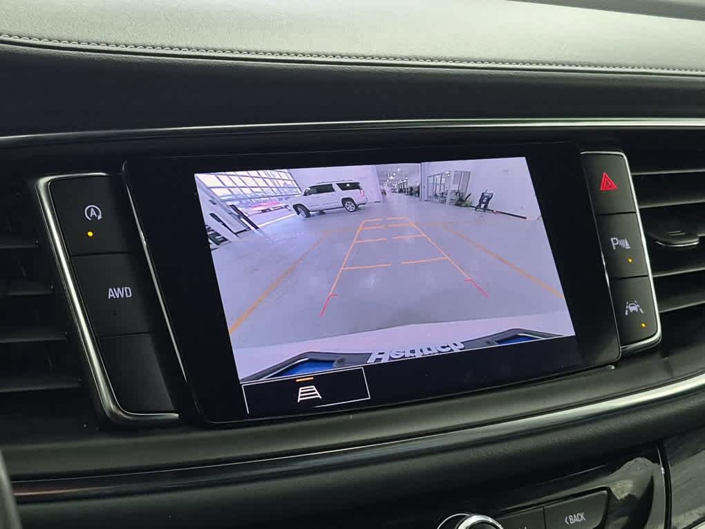 Used 2023 Buick Enclave Essence AWD/4WD image 17