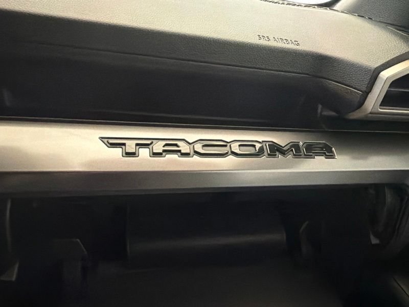 Certified 2025 Toyota Tacoma SR5 AWD/4WD image 29