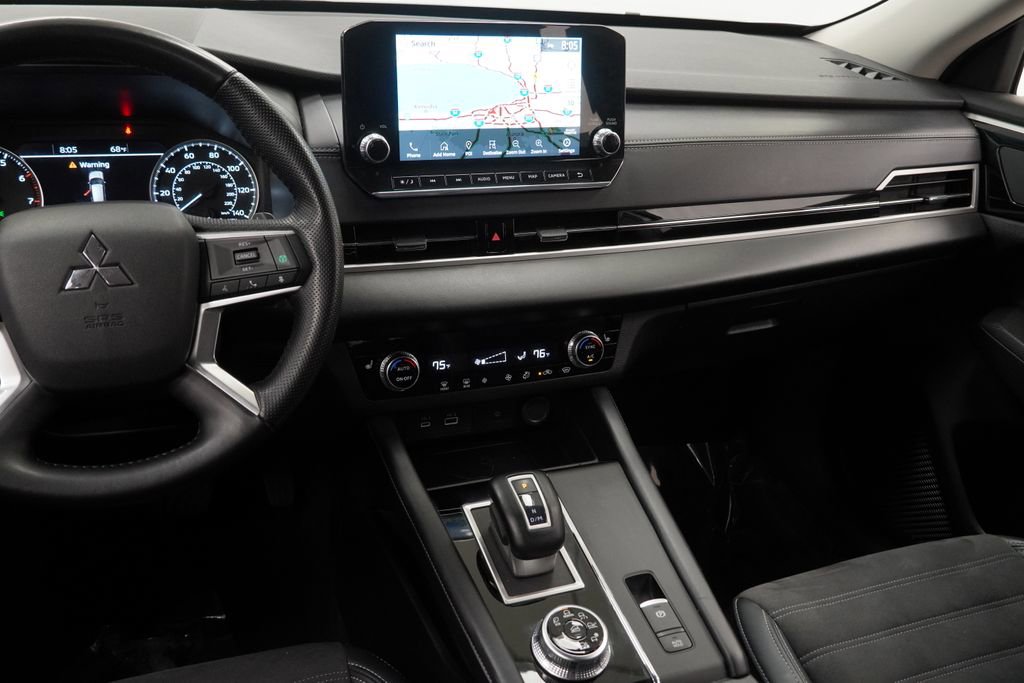 Used 2024 Mitsubishi Outlander SE image 25