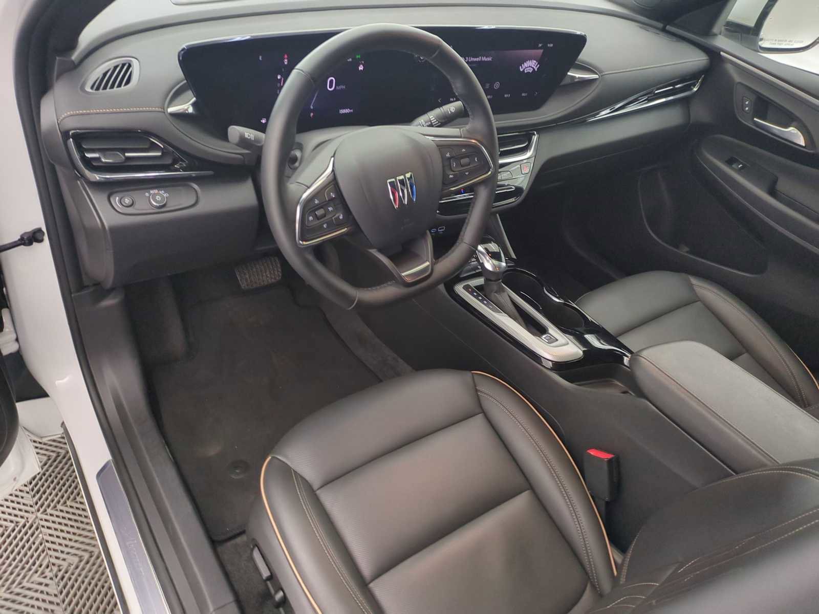 Used 2025 Buick Envista Avenir image 2