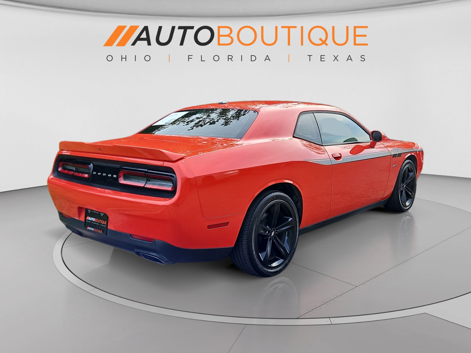 Used 2018 Dodge Challenger R/T w/ Cold Weather Group RWD image 5