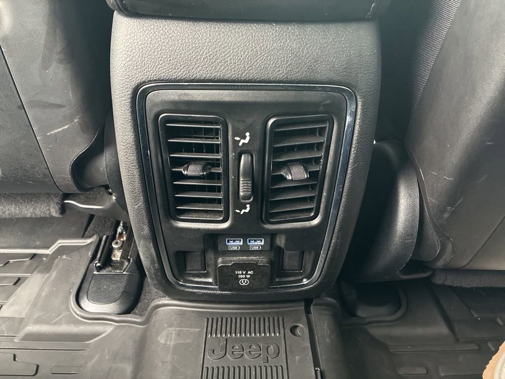 Used 2021 Jeep Grand Cherokee Limited image 34