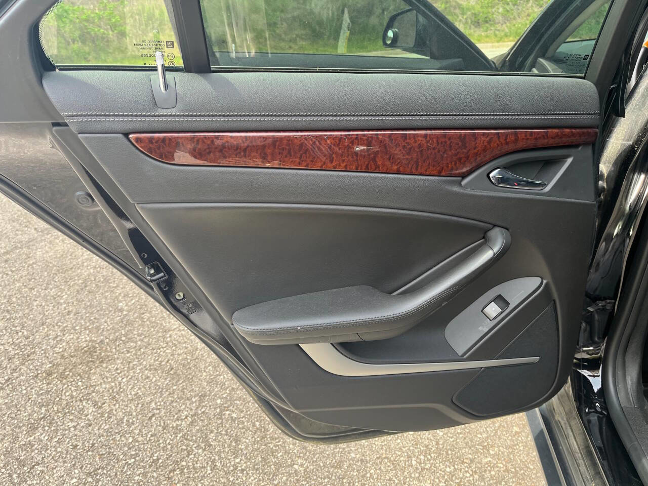 Used 2010 Cadillac CTS Luxury RWD image 10