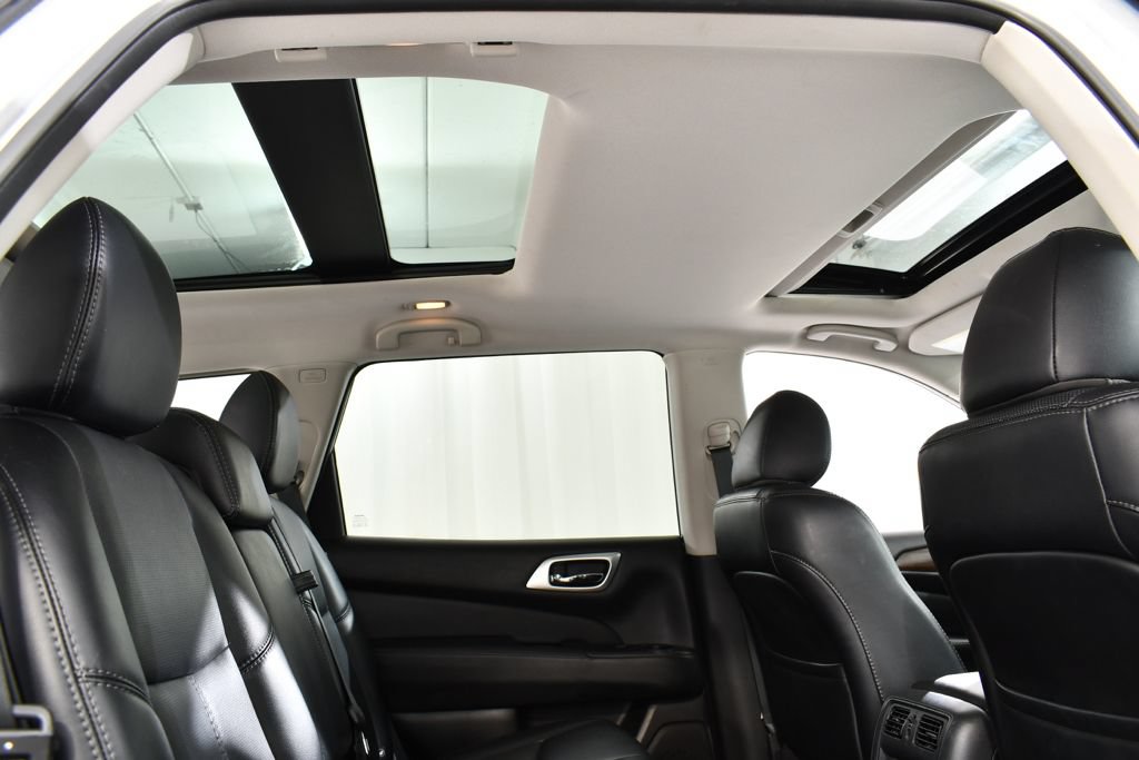 Used 2019 Nissan Pathfinder Platinum AWD/4WD image 18