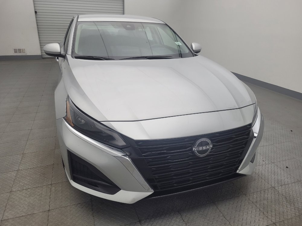 Used 2023 Nissan Altima 2.5 SV image 14