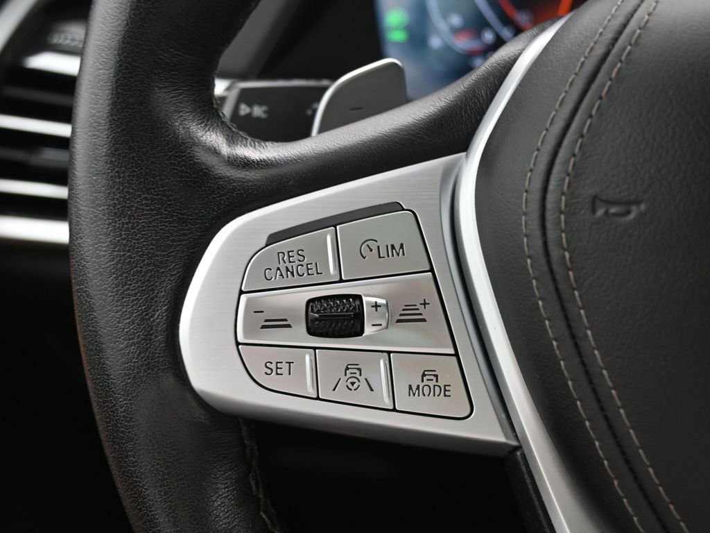 Used 2022 BMW X7 xDrive40i w/ Executive Package image 22