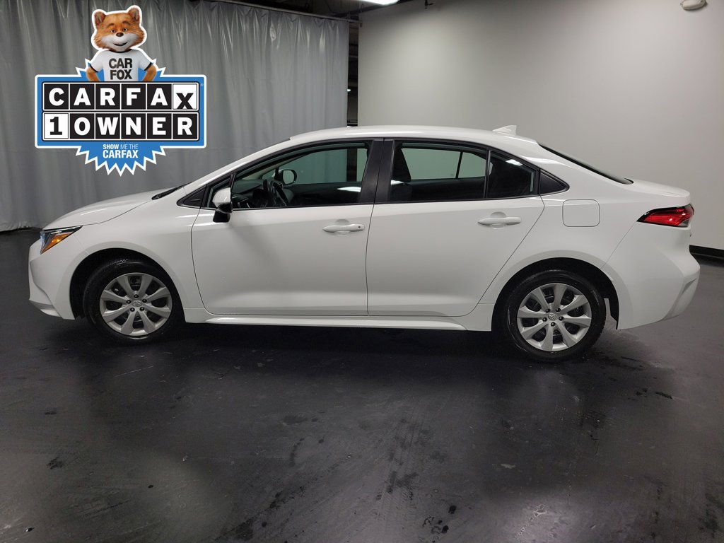 Used 2026 Toyota Corolla LE FWD image 5
