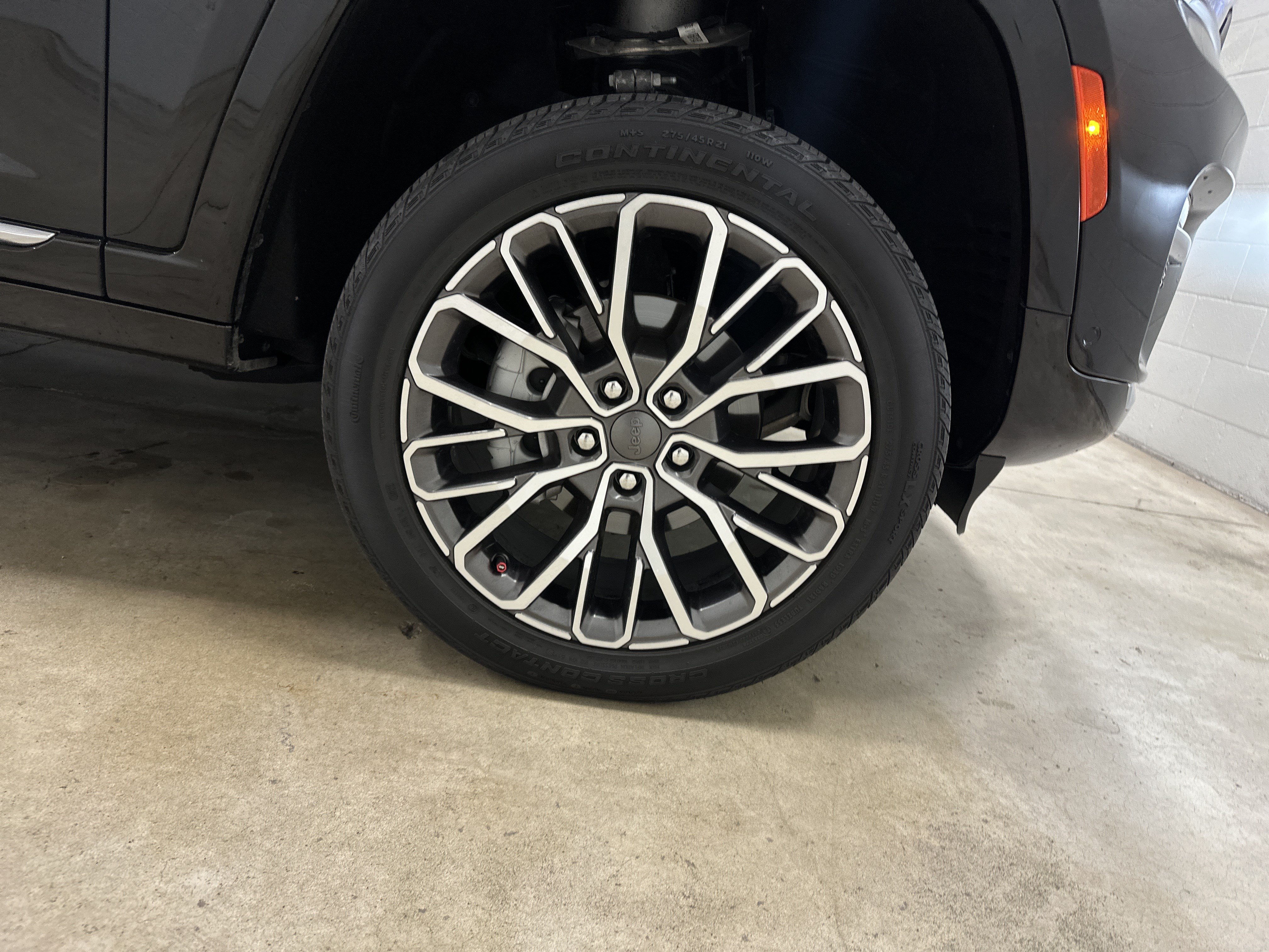 Used 2024 Jeep Grand Cherokee Summit AWD/4WD image 13