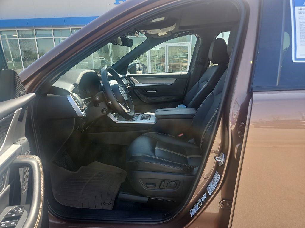 Used 2025 MAZDA CX-70 3.3 Turbo S w/ Premium Package image 12