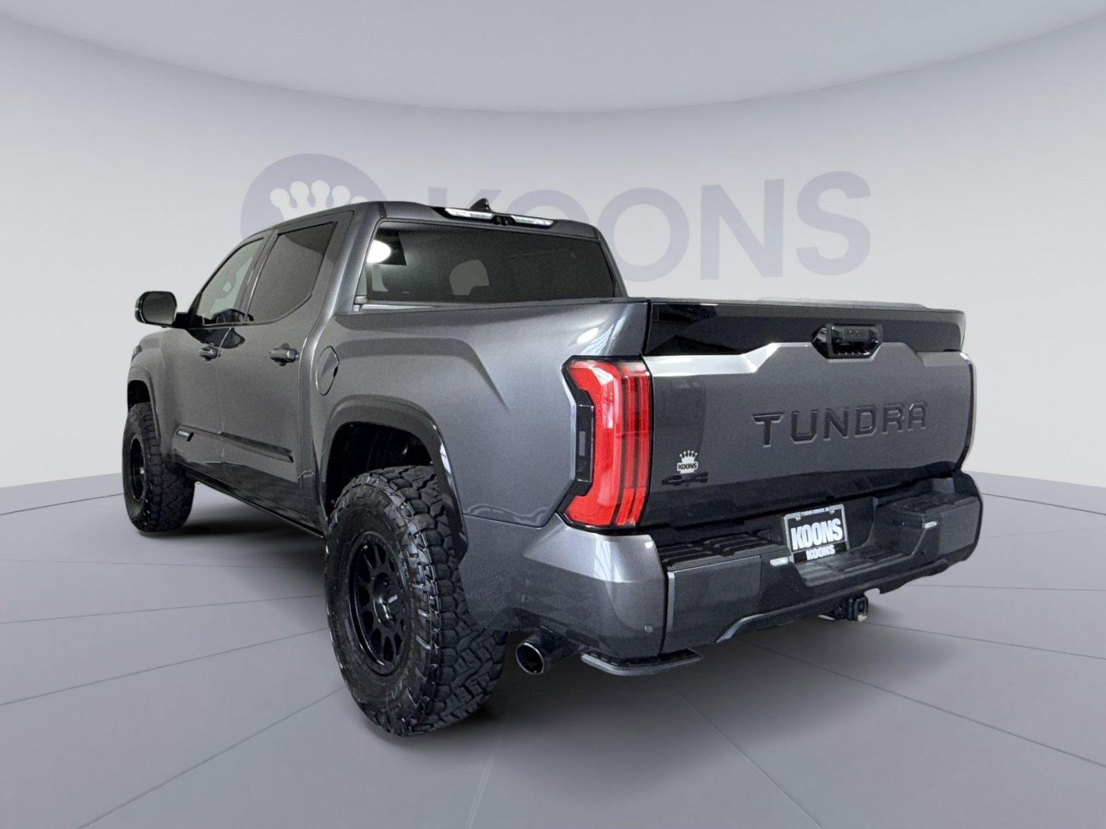 Used 2023 Toyota Tundra Platinum w/ Advanced Package AWD/4WD image 4
