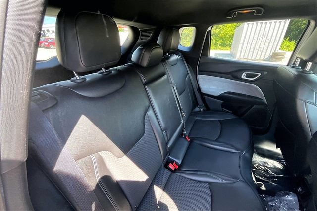 Used 2024 Jeep Compass Latitude AWD/4WD image 24